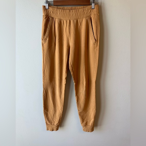 ALO Yoga Pants - ALO Yoga Women’s Camel Joggers